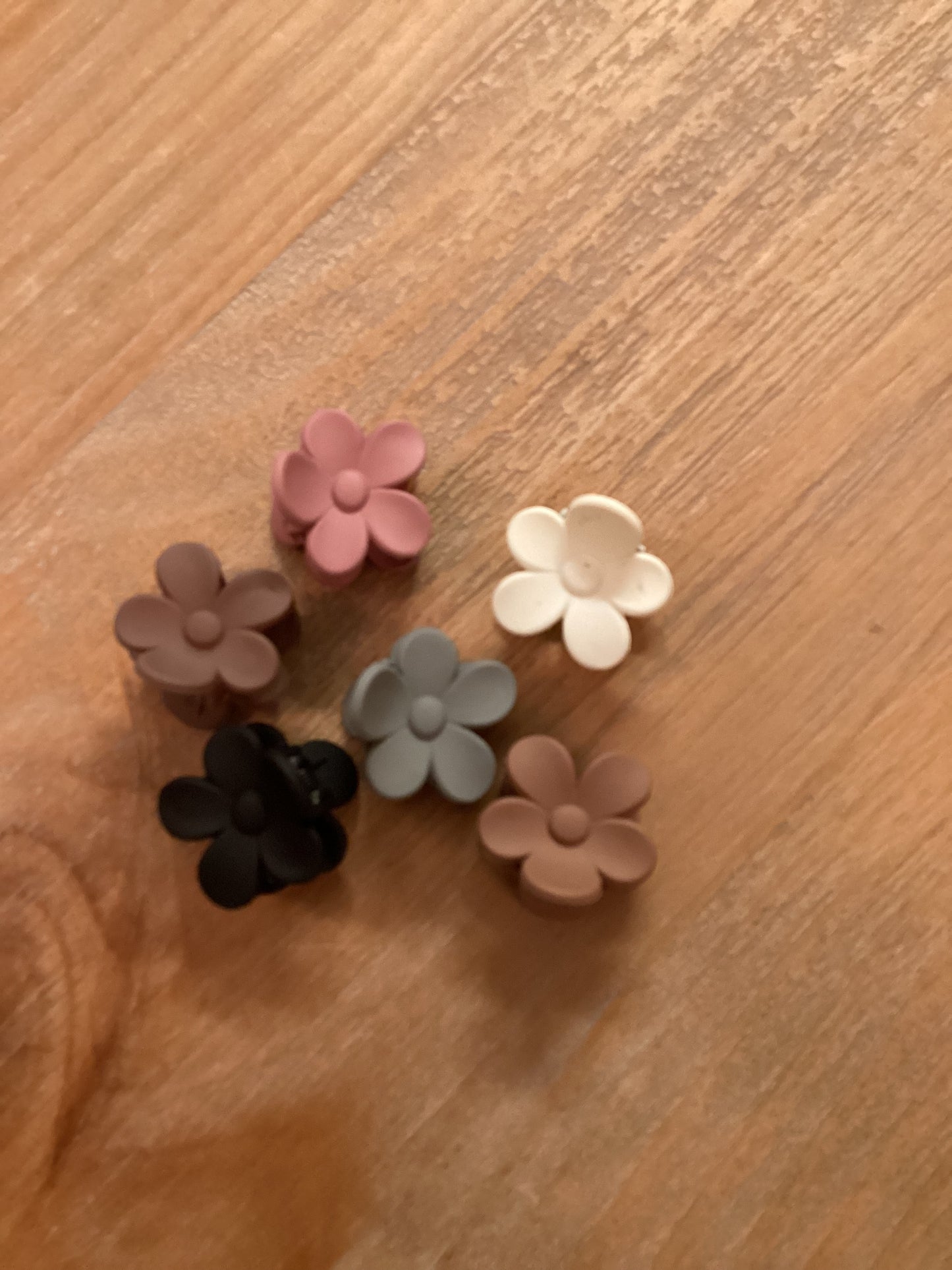 Flower mini hair clip